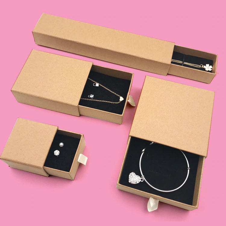 necklace-boxes