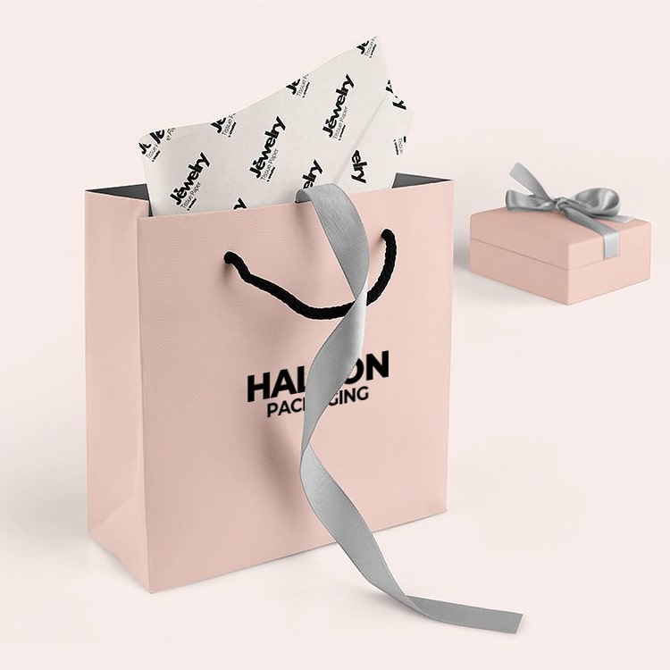 Custom Logo Printed Matt Fashion Packaging Kraft Paper Bag Shopping Gift Wrapping  Paper Bag for Cosmetics/Clothing/Gifts - China Bags, Bag